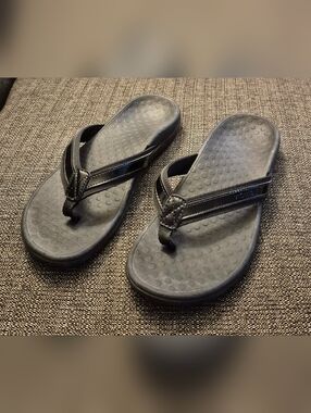 Vionic TideWomen's Black Flip Flops Sandals Size 7